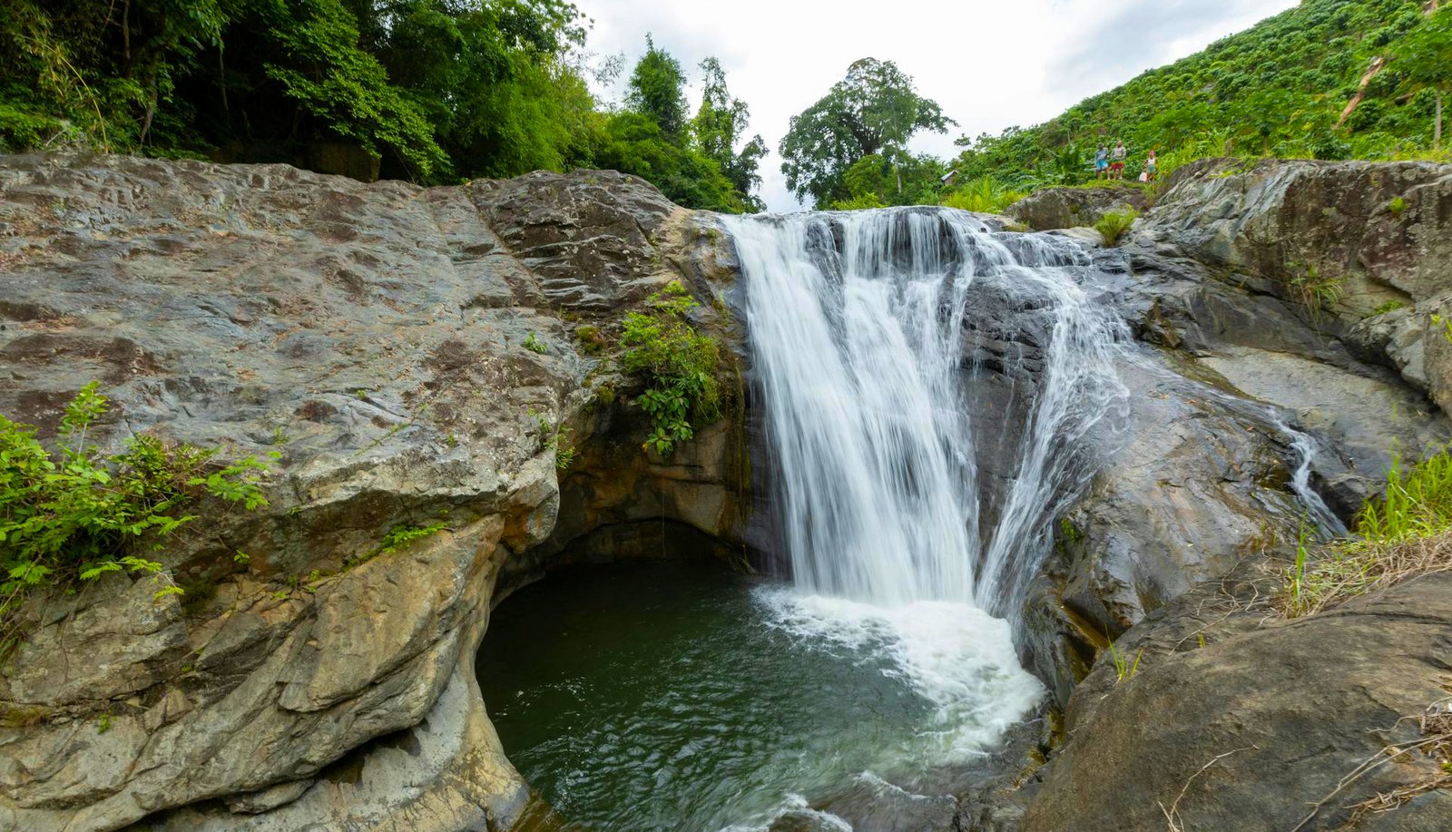 Natural Pool at Diyaluma Falls