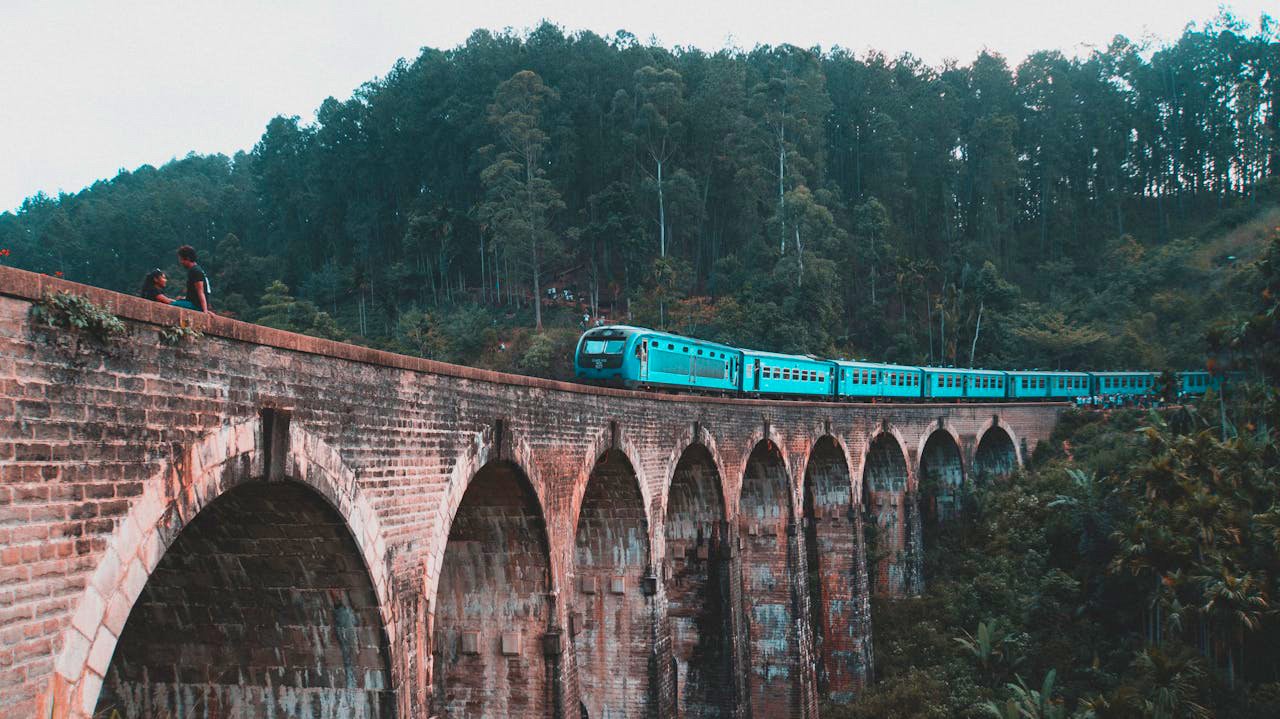 Nine Arch Bridge, Train Times